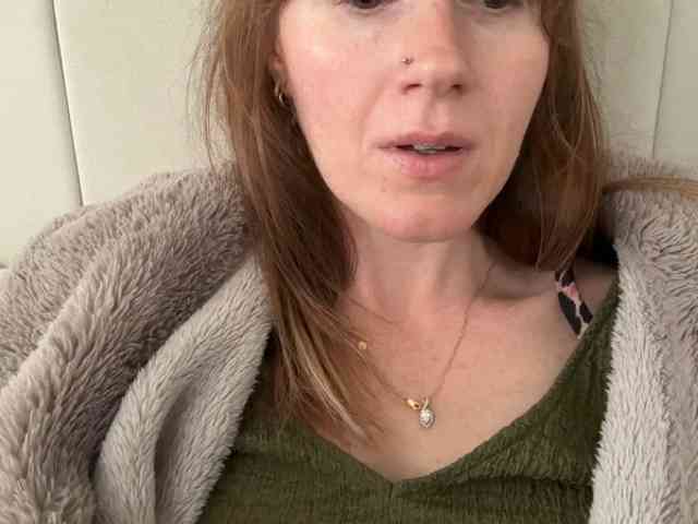 REDHEADROSIE webcam