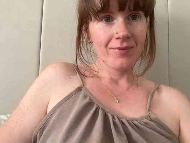 REDHEADROSIE webcam