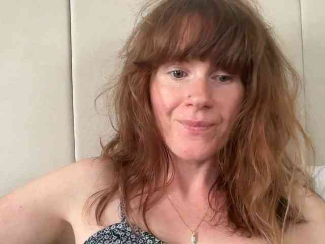 REDHEADROSIE webcam