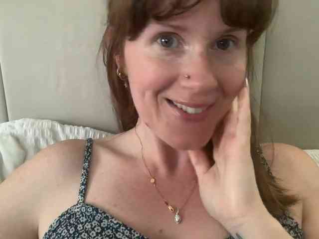 REDHEADROSIE webcam