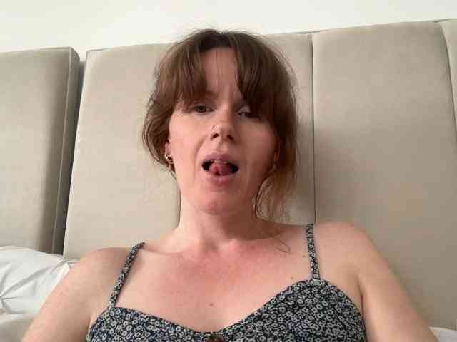 REDHEADROSIE webcam