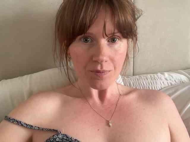 REDHEADROSIE webcam