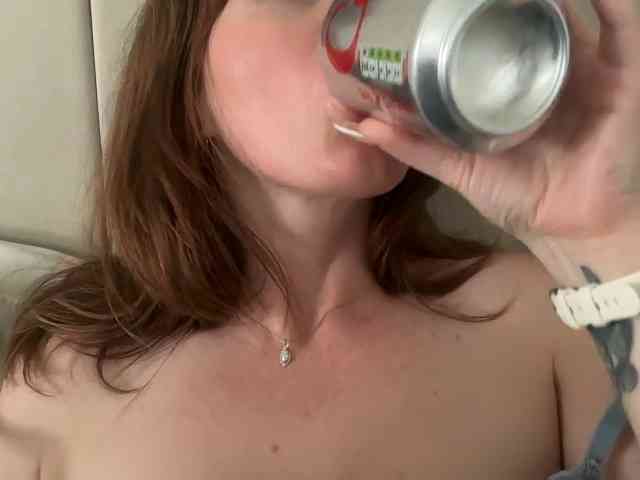 REDHEADROSIE webcam