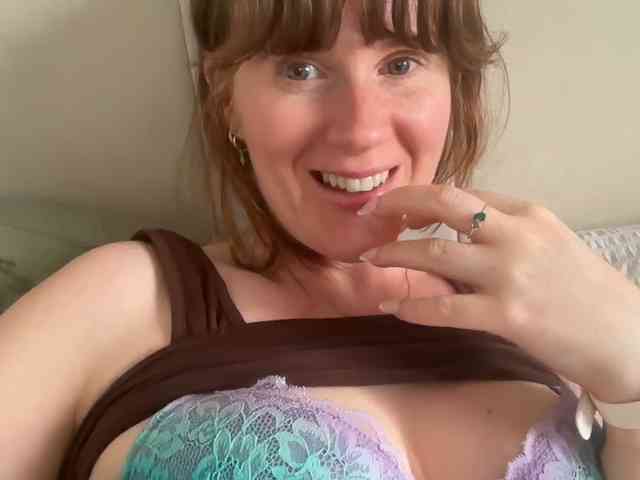 REDHEADROSIE webcam