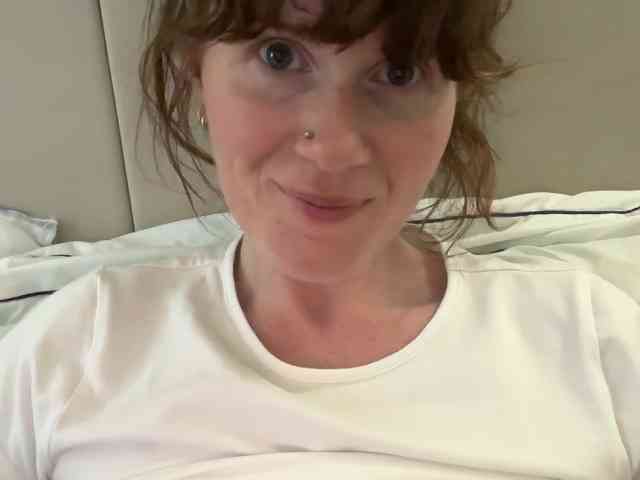 REDHEADROSIE webcam