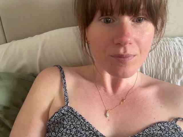 REDHEADROSIE webcam