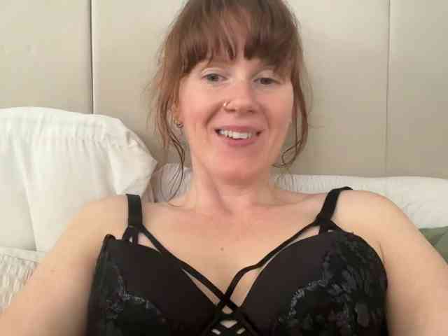 REDHEADROSIE webcam