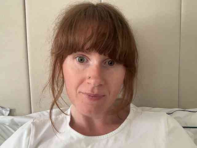 REDHEADROSIE webcam