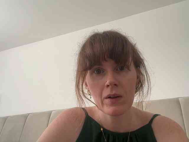 REDHEADROSIE webcam