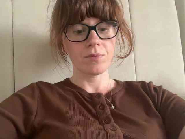 REDHEADROSIE webcam