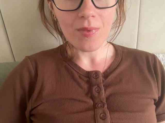 REDHEADROSIE webcam