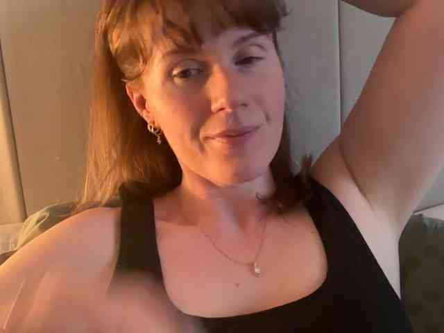 REDHEADROSIE webcam