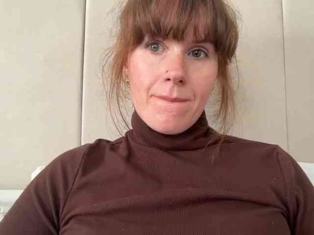 REDHEADROSIE webcam