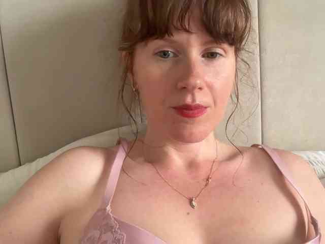 REDHEADROSIE webcam
