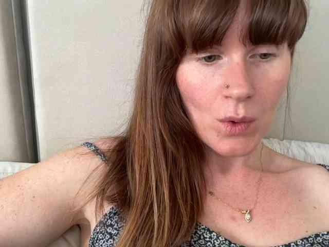 REDHEADROSIE webcam