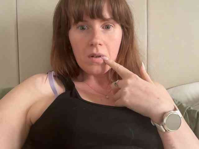 REDHEADROSIE webcam