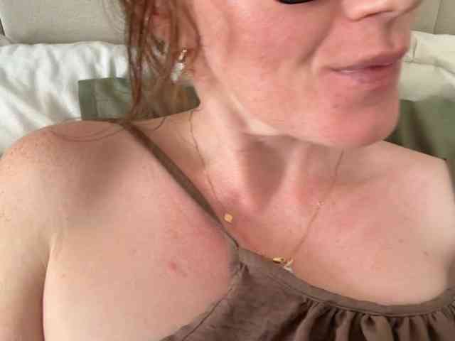 REDHEADROSIE webcam