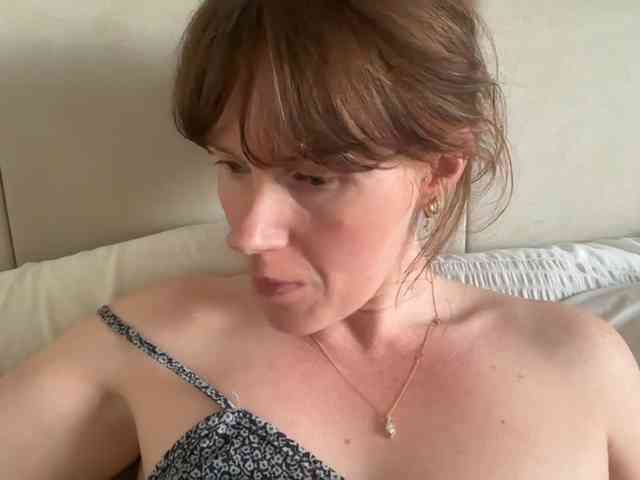 REDHEADROSIE webcam