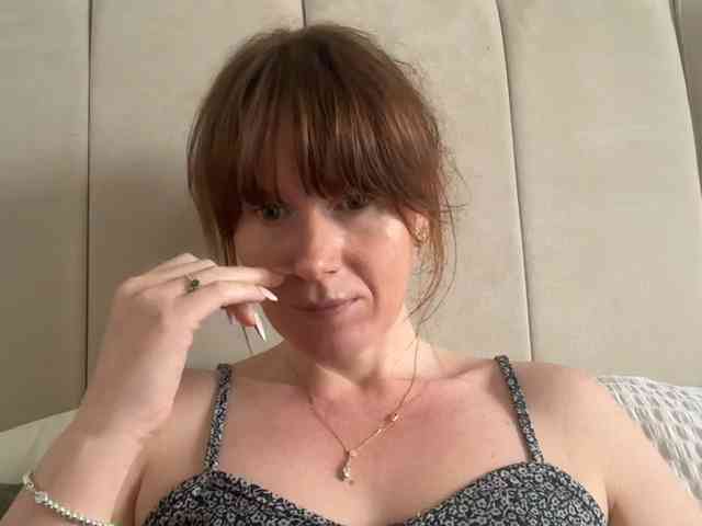 REDHEADROSIE webcam