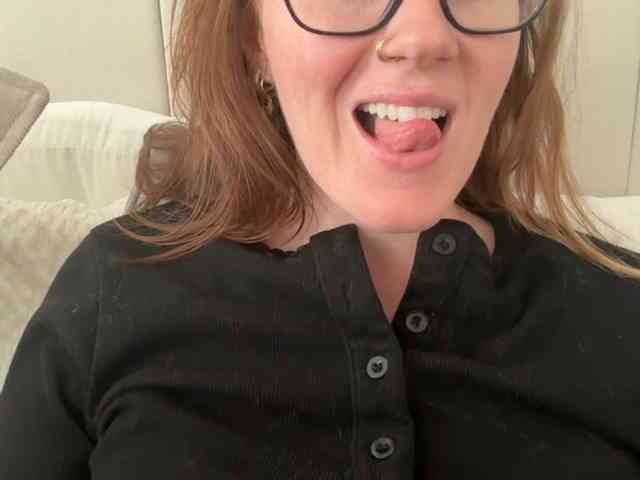 REDHEADROSIE webcam