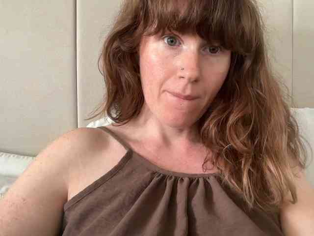 REDHEADROSIE webcam