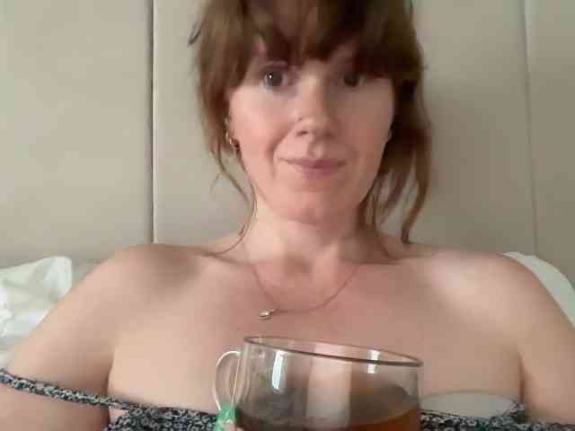REDHEADROSIE webcam