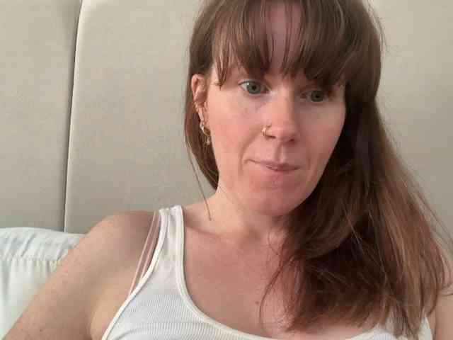 REDHEADROSIE webcam