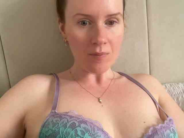 REDHEADROSIE webcam