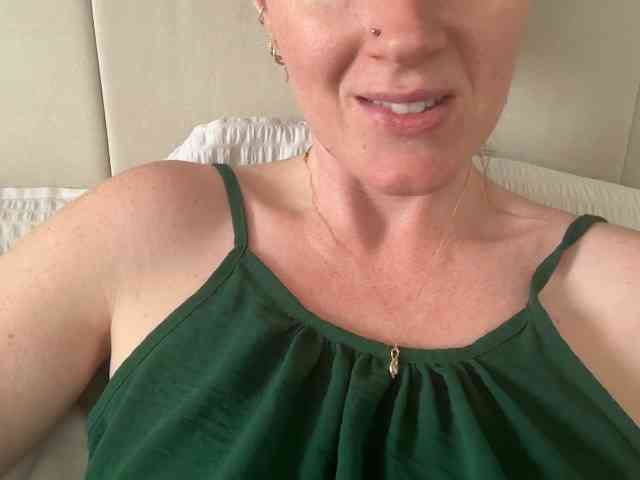 REDHEADROSIE webcam