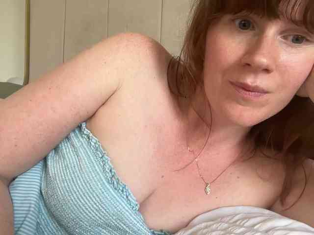 REDHEADROSIE webcam