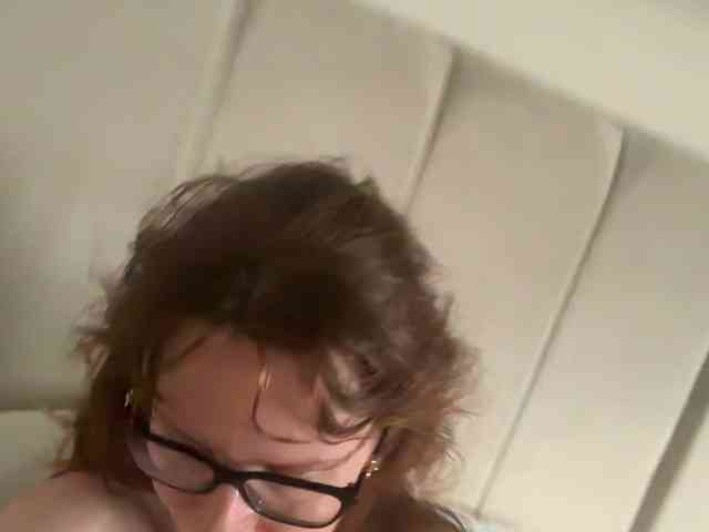 REDHEADROSIE webcam