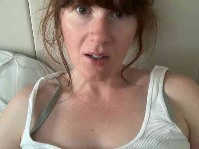 REDHEADROSIE webcam