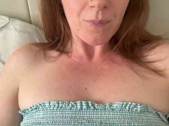 REDHEADROSIE webcam