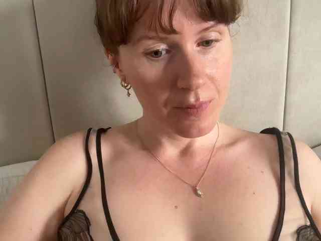REDHEADROSIE webcam