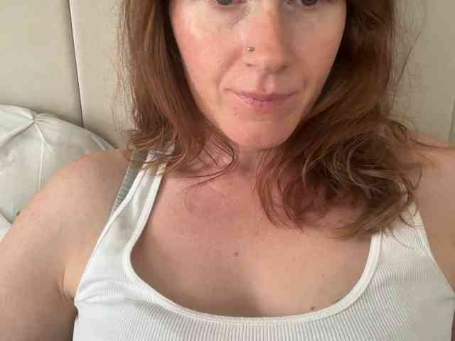 REDHEADROSIE webcam