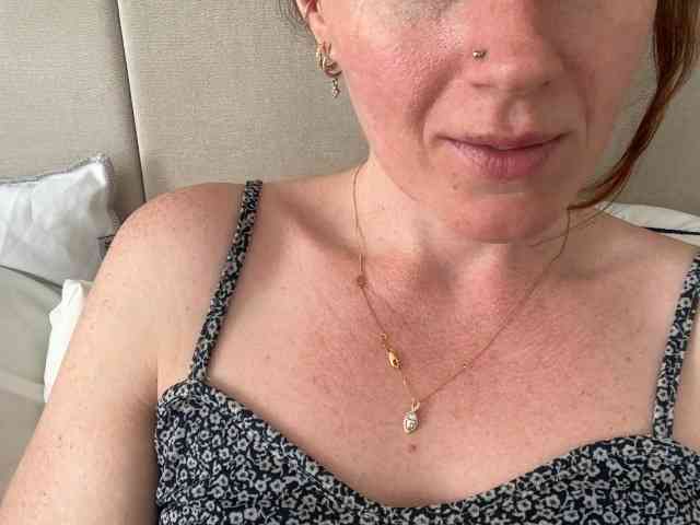 REDHEADROSIE webcam