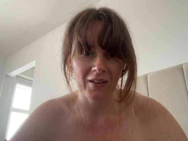 REDHEADROSIE webcam