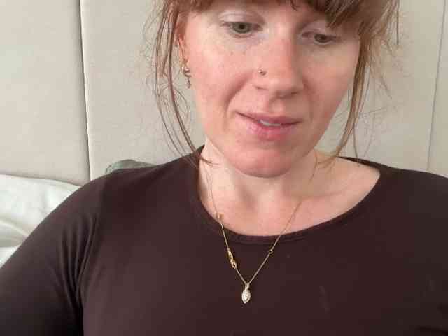 REDHEADROSIE webcam