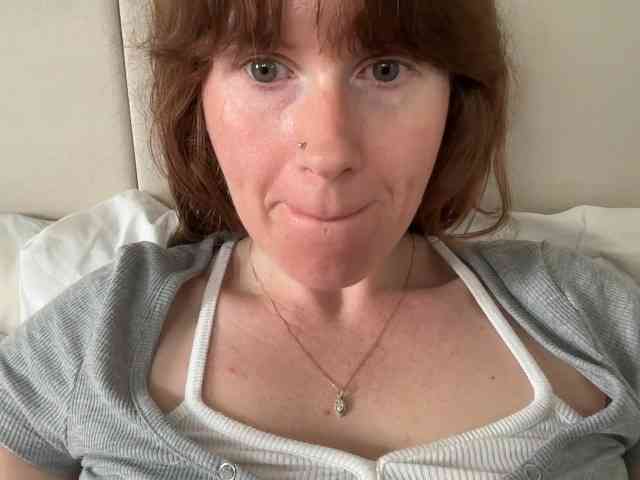 REDHEADROSIE webcam
