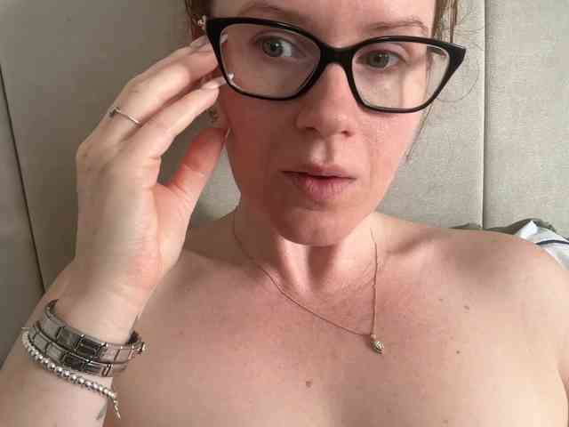 REDHEADROSIE webcam
