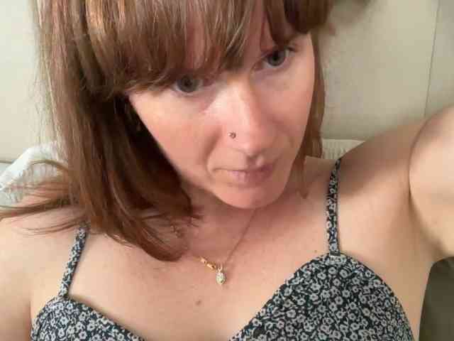 REDHEADROSIE webcam