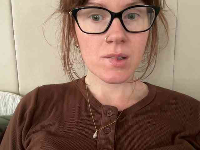 REDHEADROSIE webcam