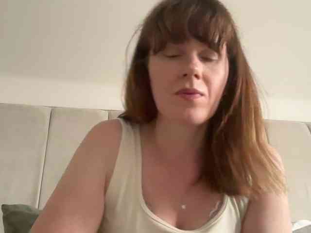 REDHEADROSIE webcam