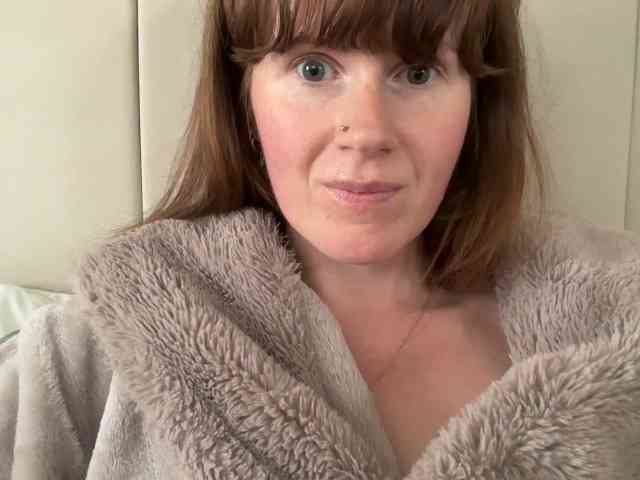 REDHEADROSIE webcam