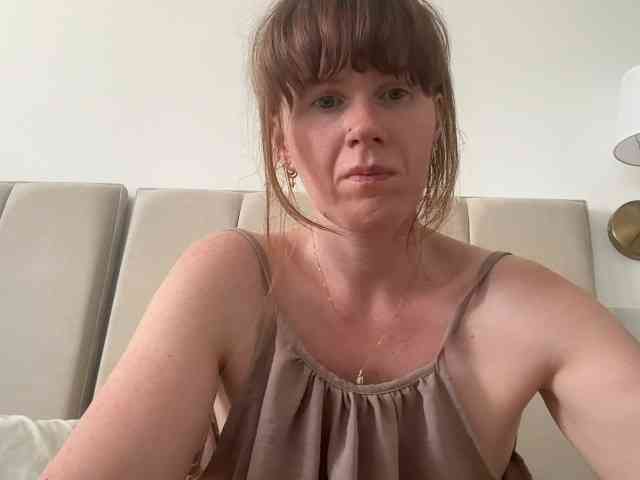 REDHEADROSIE webcam