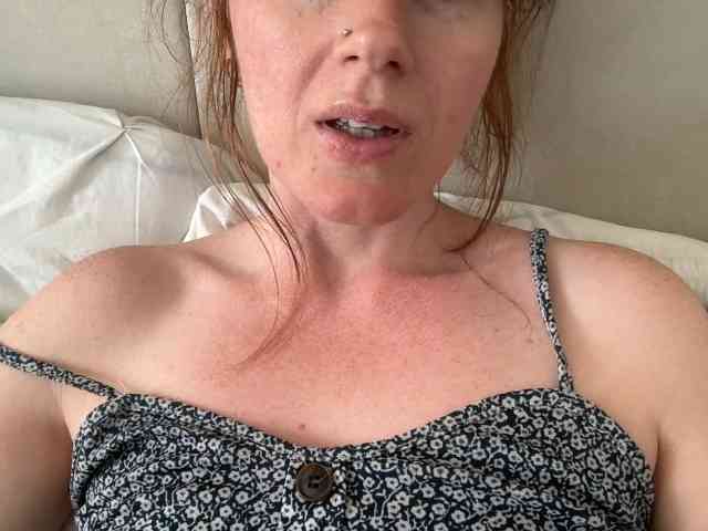 REDHEADROSIE webcam