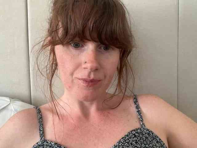 REDHEADROSIE webcam