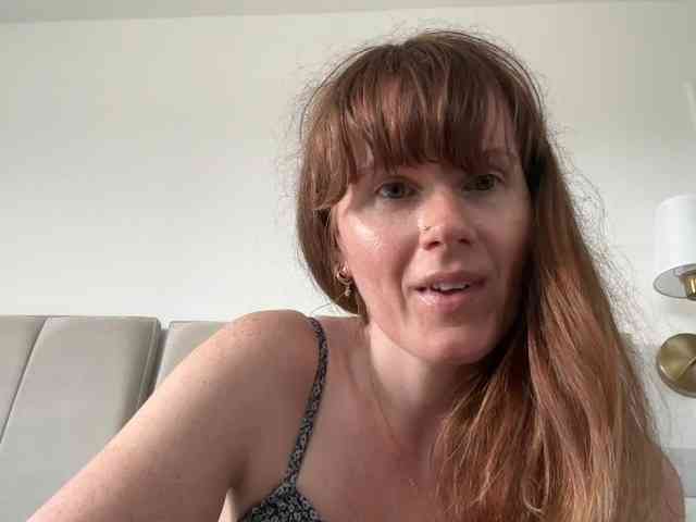 REDHEADROSIE webcam