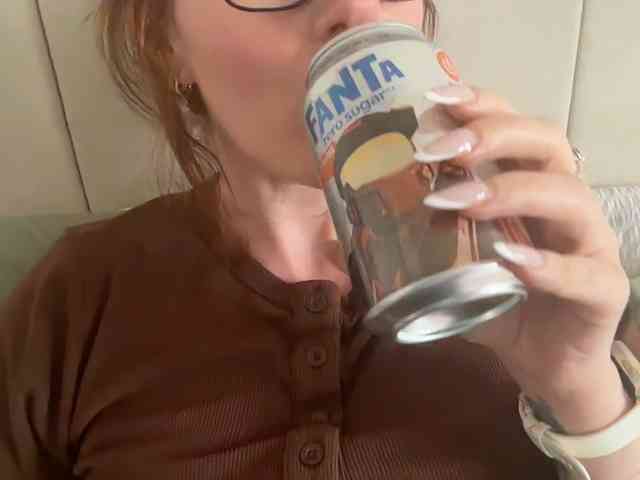 REDHEADROSIE webcam