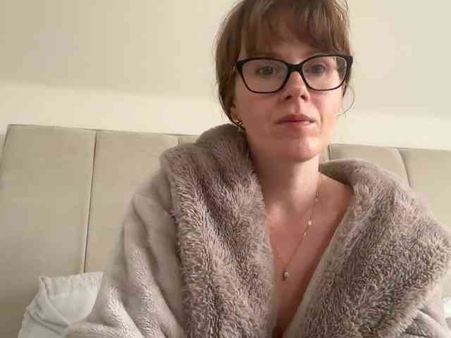 REDHEADROSIE webcam